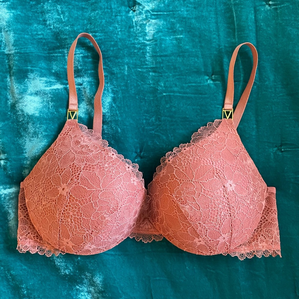 Victoria’s Secret VERY SEXY Love Push-up Bra